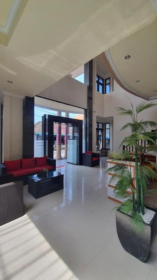 Grand Puri Hotel Batununggul Екстер'єр фото