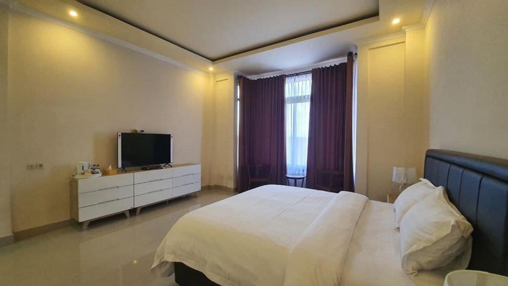 Grand Puri Hotel Batununggul Екстер'єр фото