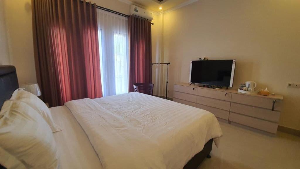 Grand Puri Hotel Batununggul Екстер'єр фото